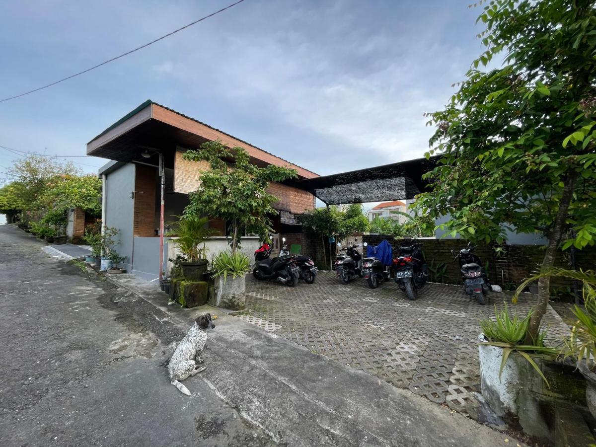 Belimbing Guest House Canggu Buitenkant foto