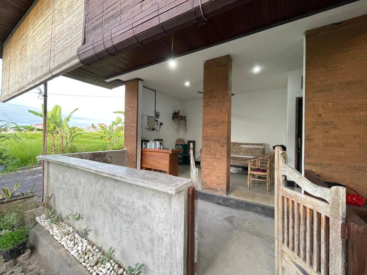 Belimbing Guest House Canggu Buitenkant foto