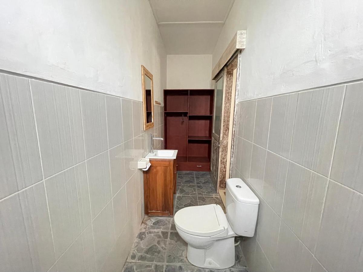 Belimbing Guest House Canggu Buitenkant foto